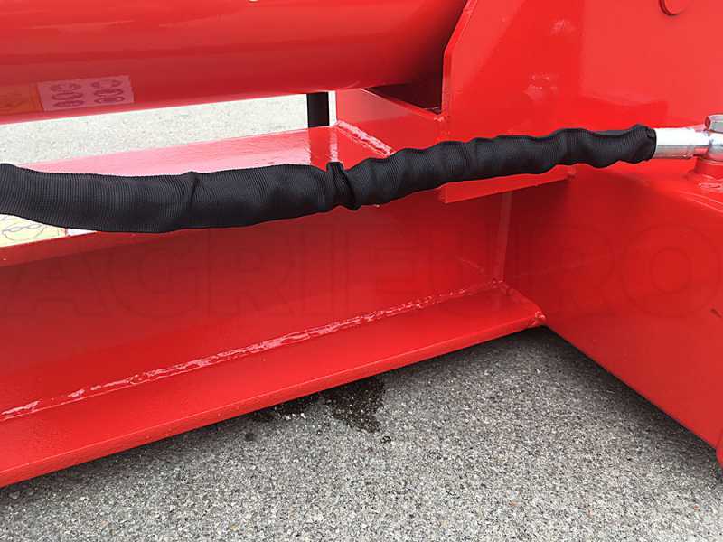 Simatech S350 - Liegender Holzspalter für Traktor - 35 T - Kolbenhub 800 mm